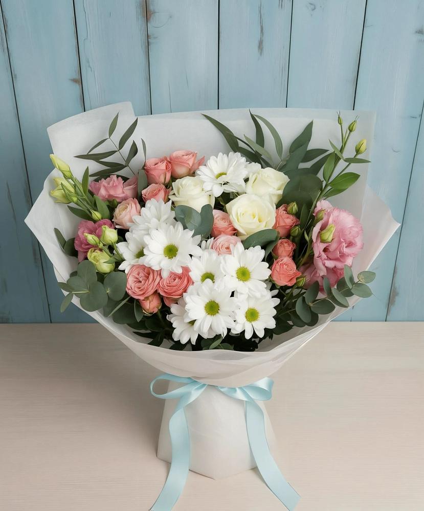 Букет цветов из: Розы, Лизиантусы и Хризантемы в Пскове