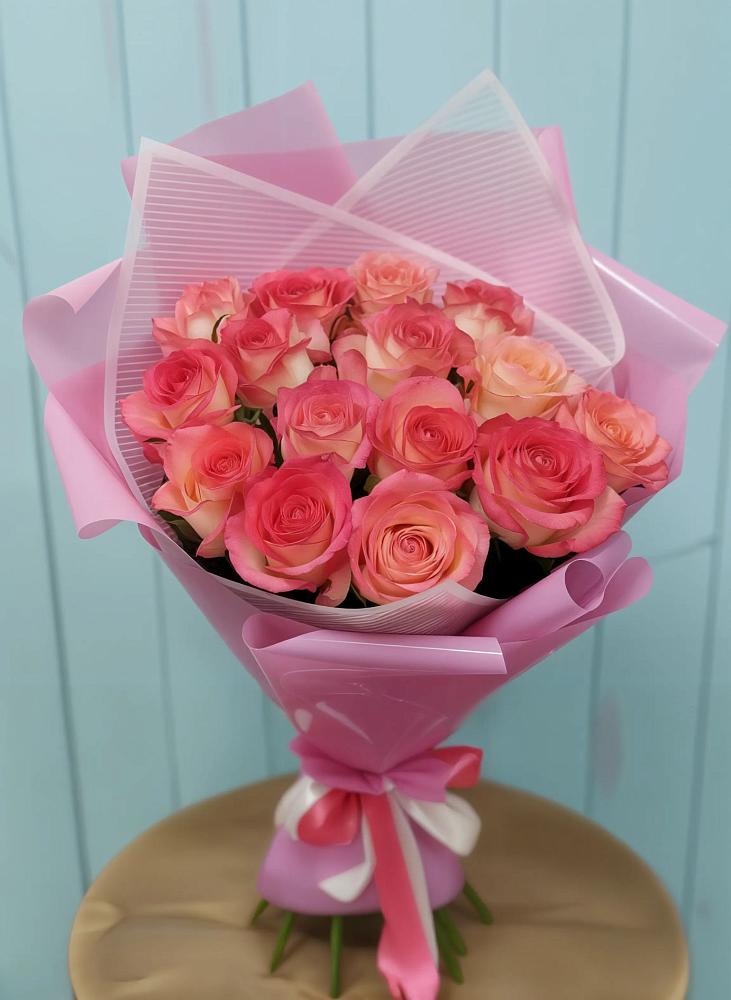 Букет 15 Розовых роз Равель в Пскове
