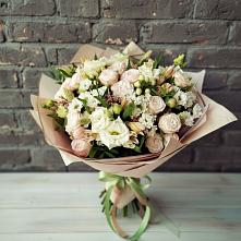 Букет цветов из:  Альстромерии, Розы и Хризантемы в Пскове