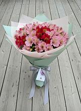 Букет цветов из:  Альстромерии в Пскове