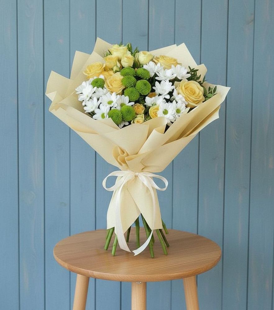 Букет цветов из: Хризантемы и Розы в Пскове