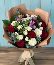 Букет цветов из:  Розы и Альстромерии в Пскове