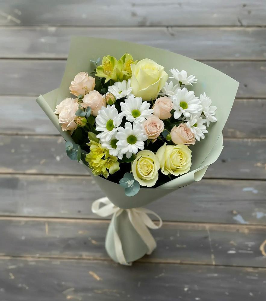 Букет цветов из: Альстромерии, Розы и Хризантемы в Пскове