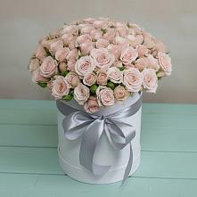 Цветочная композиция из Розы в шляпной коробке в Пскове