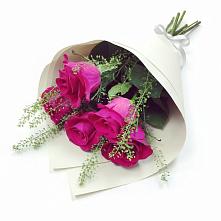Букет цветов из:  Розы в Пскове