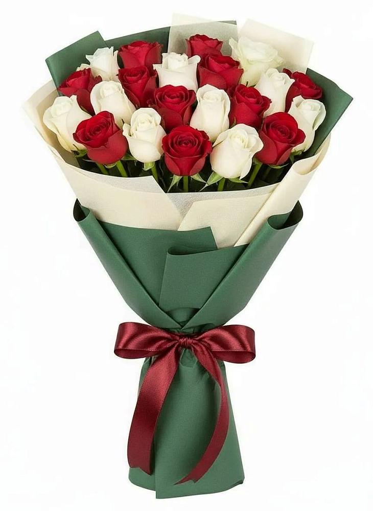 Букет Микс из красных и белых роз в Пскове