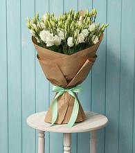 Букет цветов из:  Лизиантусы в Пскове