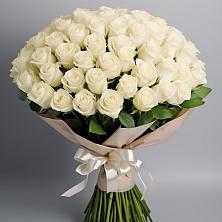 Букет 101 беля роза Белоснежка в Пскове