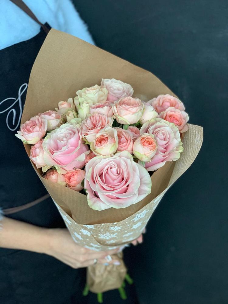 Букет цветов из: Хризантемы и Розы в Пскове