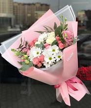 Букет цветов из:  Розы, Лизиантусы и Хризантемы в Пскове