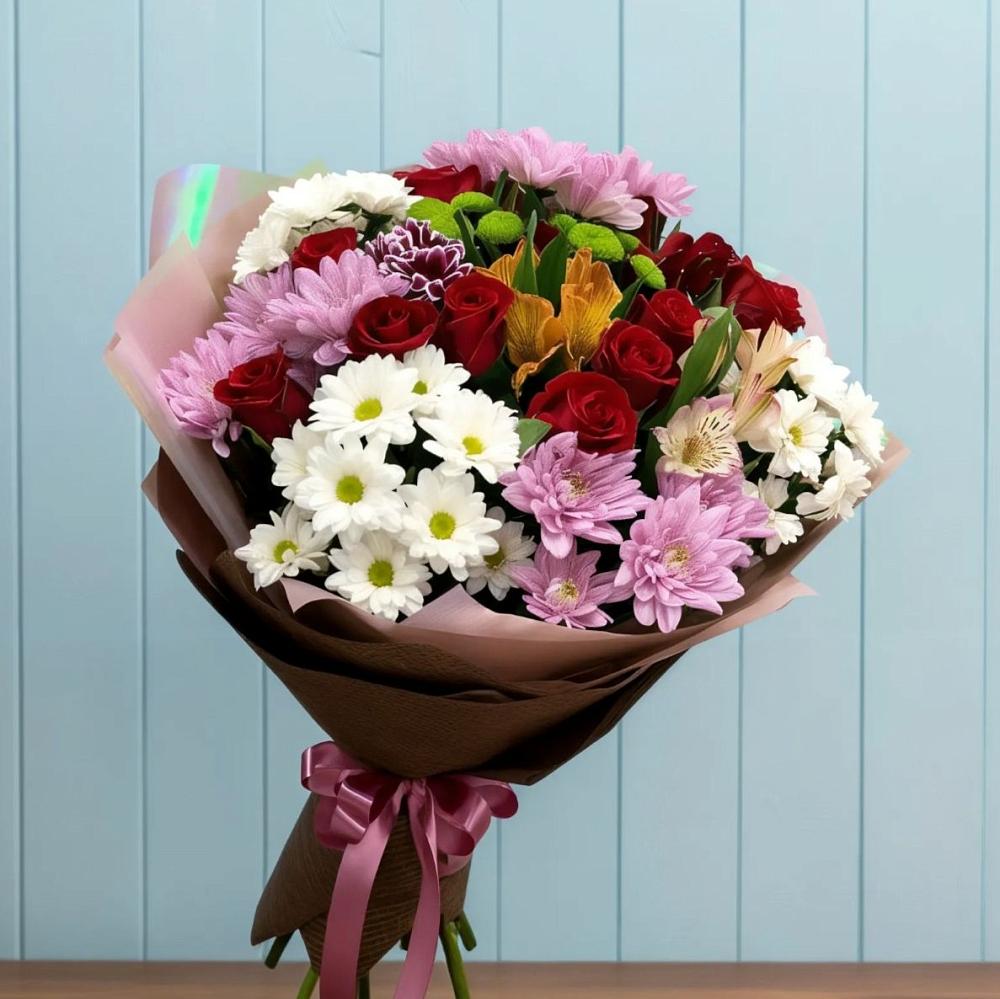 Букет цветов из: Розы, Хризантемы и Альстромерии в Пскове
