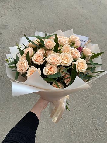 Букет Кремовые розы Латте в Пскове