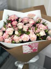 Букет цветов из:  Розы в Пскове