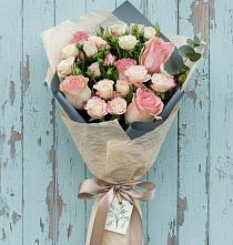 Букет цветов из:  Розы в Пскове