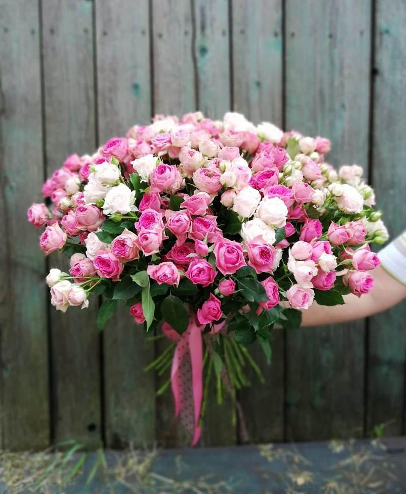 Букет Розовые кустовые розы Натали и Лав Лидия в Пскове