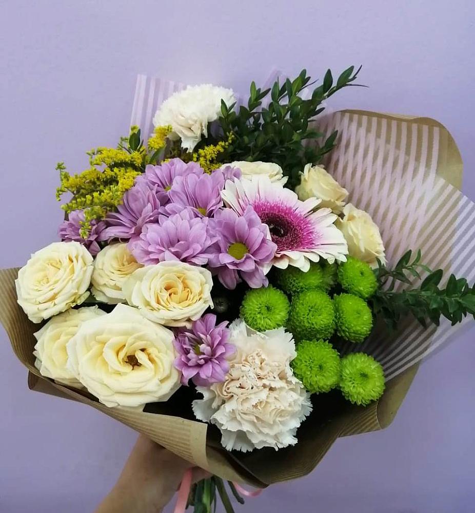 Букет цветов из: Хризантемы, Розы, Гвоздики и Герберы в Пскове