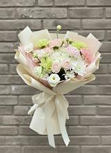 Букет цветов из:  Гвоздики, Розы, Лизиантусы и Хризантемы #REPLACE_PRED# Пскове
