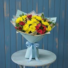 Букет цветов из:  Альстромерии и Хризантемы в Пскове