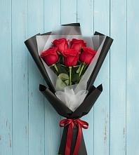 Букет цветов из:  Розы в Пскове