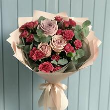 Букет цветов из:  Гвоздики и Розы в Пскове