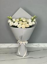 Букет цветов из:  Розы и Лизиантусы в Пскове